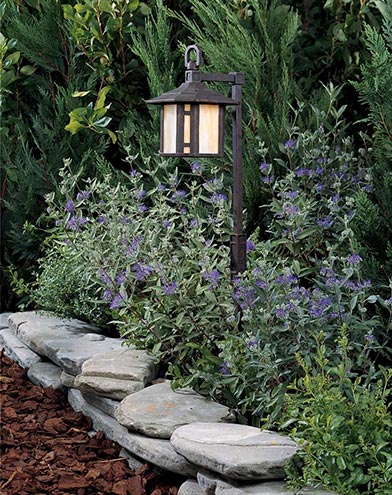 1 pathway light in outdoor landscape